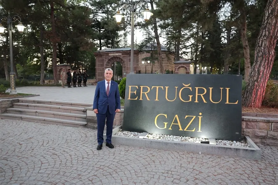 Ticaret Bakanı Bolat, Bilecik'teki Ertuğrul Gazi Türbesi'ni Ziyaret Etti - Ankara gümrük müşavirliği ve dış ticaret rehberi
