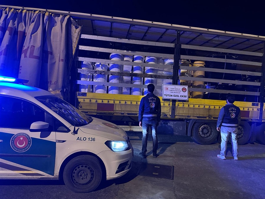 TİCARET BAKANLIĞI EKİPLERİNDEN, TÜTÜN VE TÜTÜN MAMULLERİ KAÇAKÇILIĞIYLA MÜCADELEDE BAŞARILI OPERASYON